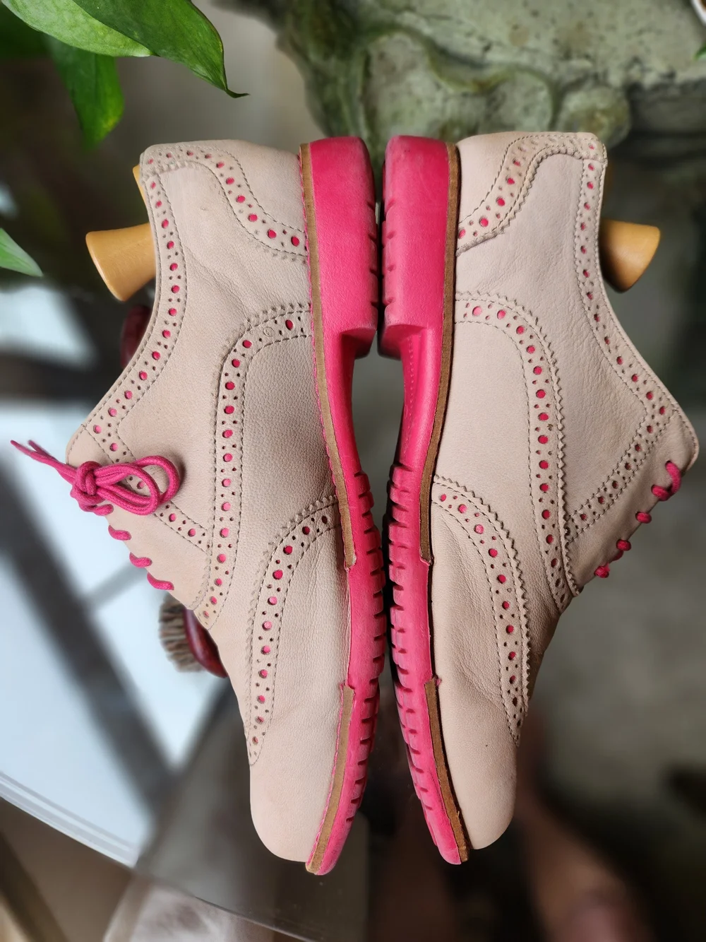 Cole Haan Womens 6 Gramercy Leather Wingtip Oxford Shoes Sandstone Hot Pink Sole - Picture 4 of 11